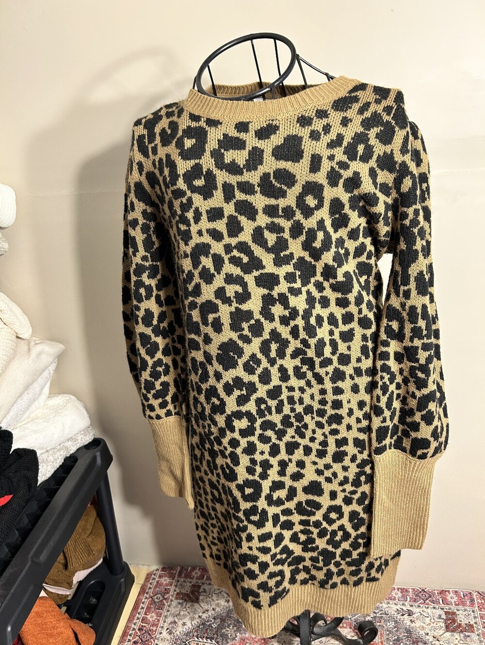 sweater dress womens size medium tan black  casual wear long sleeved leopard